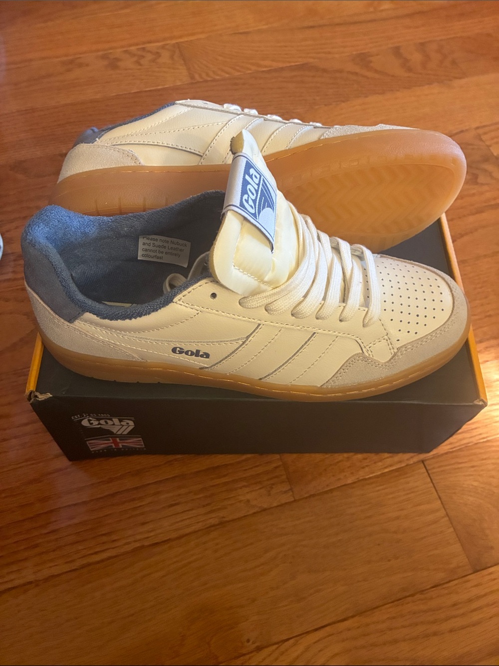 Gola Cream Leather Sneakers with Blue Collar and Gum Sole